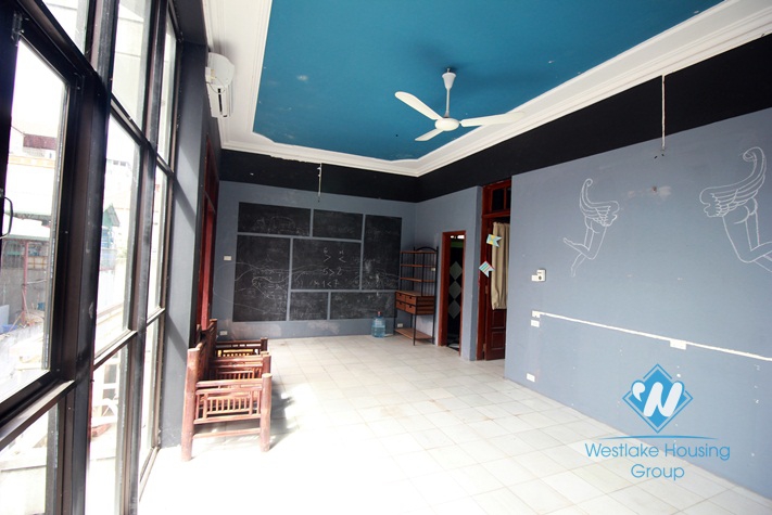 Bright house with courtyard for rent in Nghi Tam Village, Tay Ho, Ha Noi